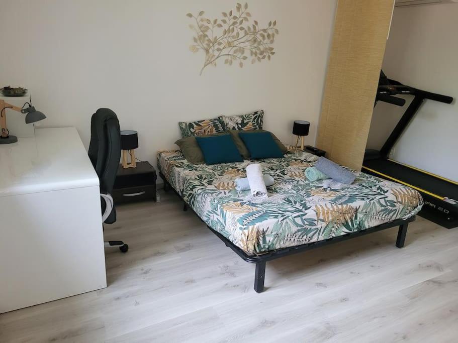 Saint-Julien-de-Peyrolas Appartement Tout Equipe En Rez-De-Jardin Entre Gard Et Ardeche מראה חיצוני תמונה